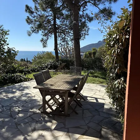 Sea-view House With Terrace & Pool Vakantiehuis Théoule-sur-Mer