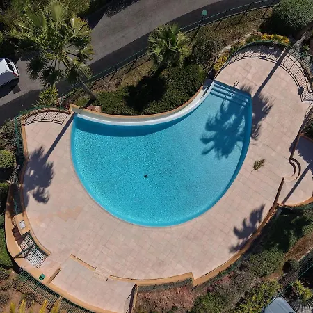 Sea-view House With Terrace & Pool Сasa de vacaciones