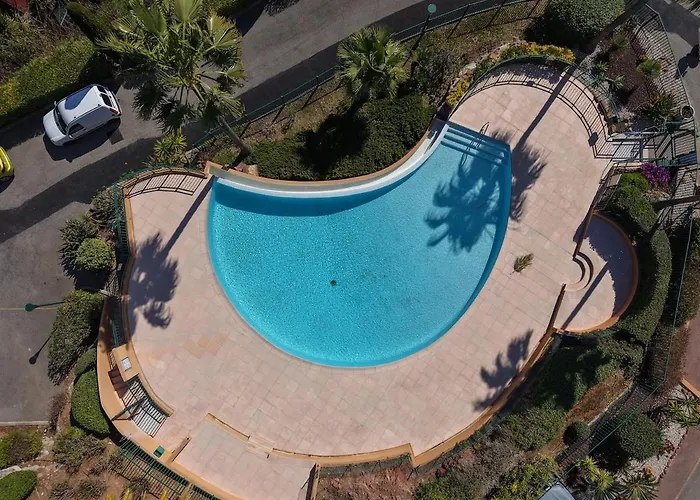 Sea-view House With Terrace & Pool Vakantiehuis